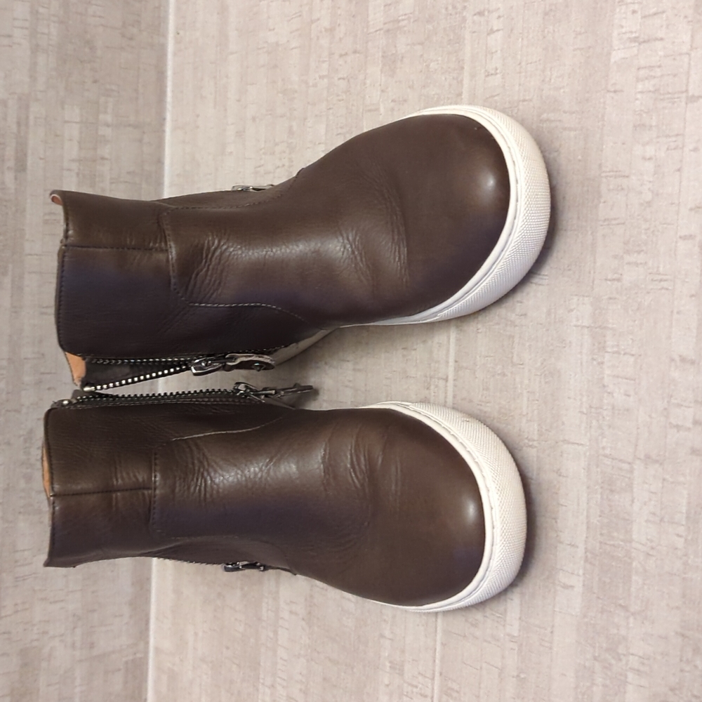 Gentle Souls by Kenneth Cole Booties